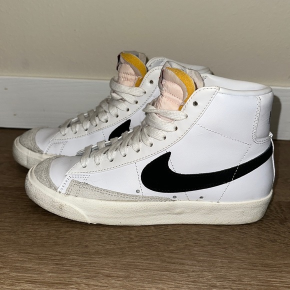 Nike Blazer Mid '77 - Picture 2 of 7